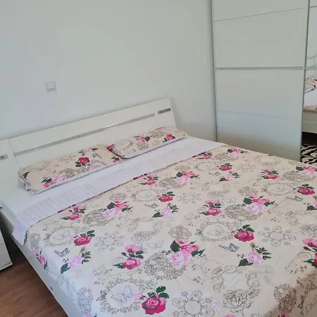 Apartment Nora Near The Pula